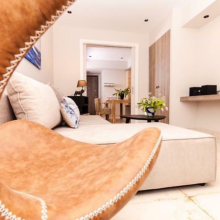Sweet Suite Flora In Vouliagmeni เอเธนส์ ภายนอก รูปภาพ