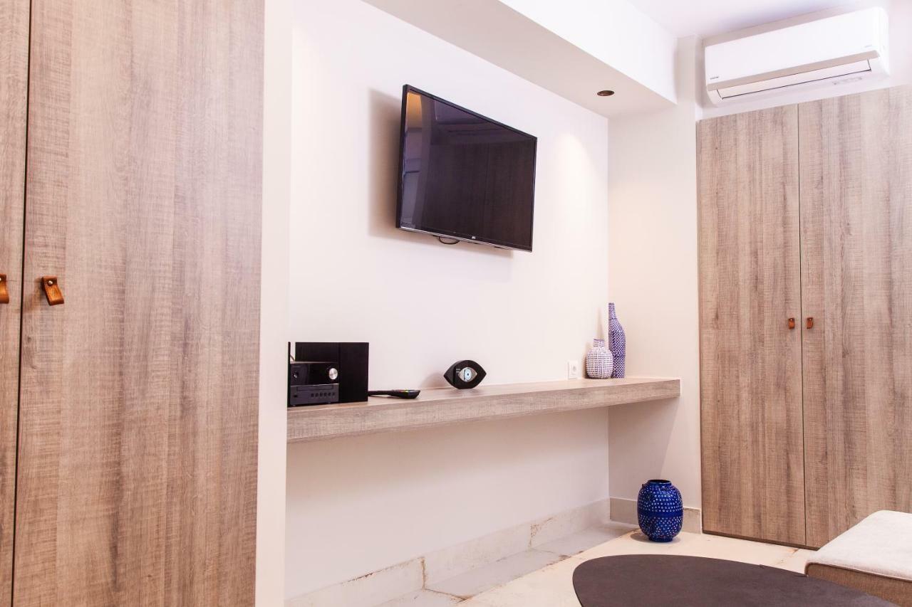 Sweet Suite Flora In Vouliagmeni เอเธนส์ ภายนอก รูปภาพ