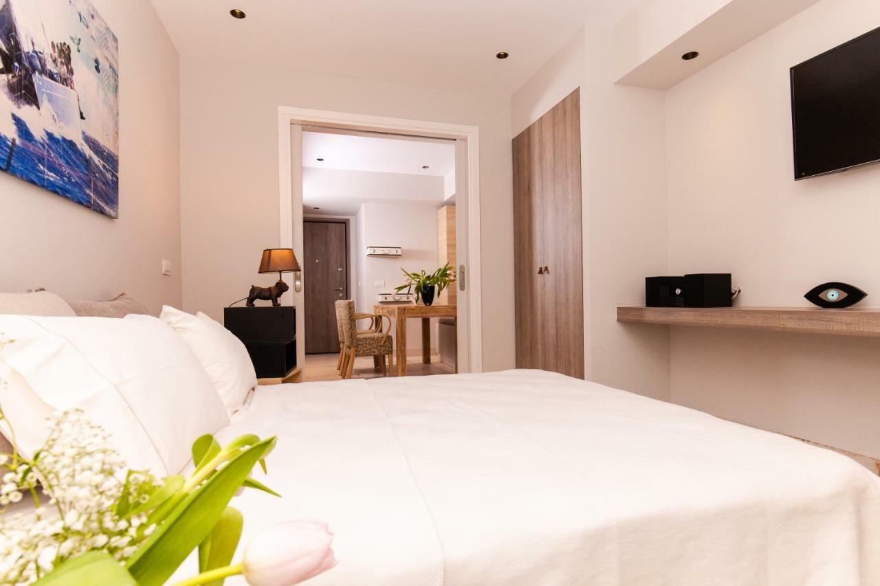 Sweet Suite Flora In Vouliagmeni เอเธนส์ ภายนอก รูปภาพ