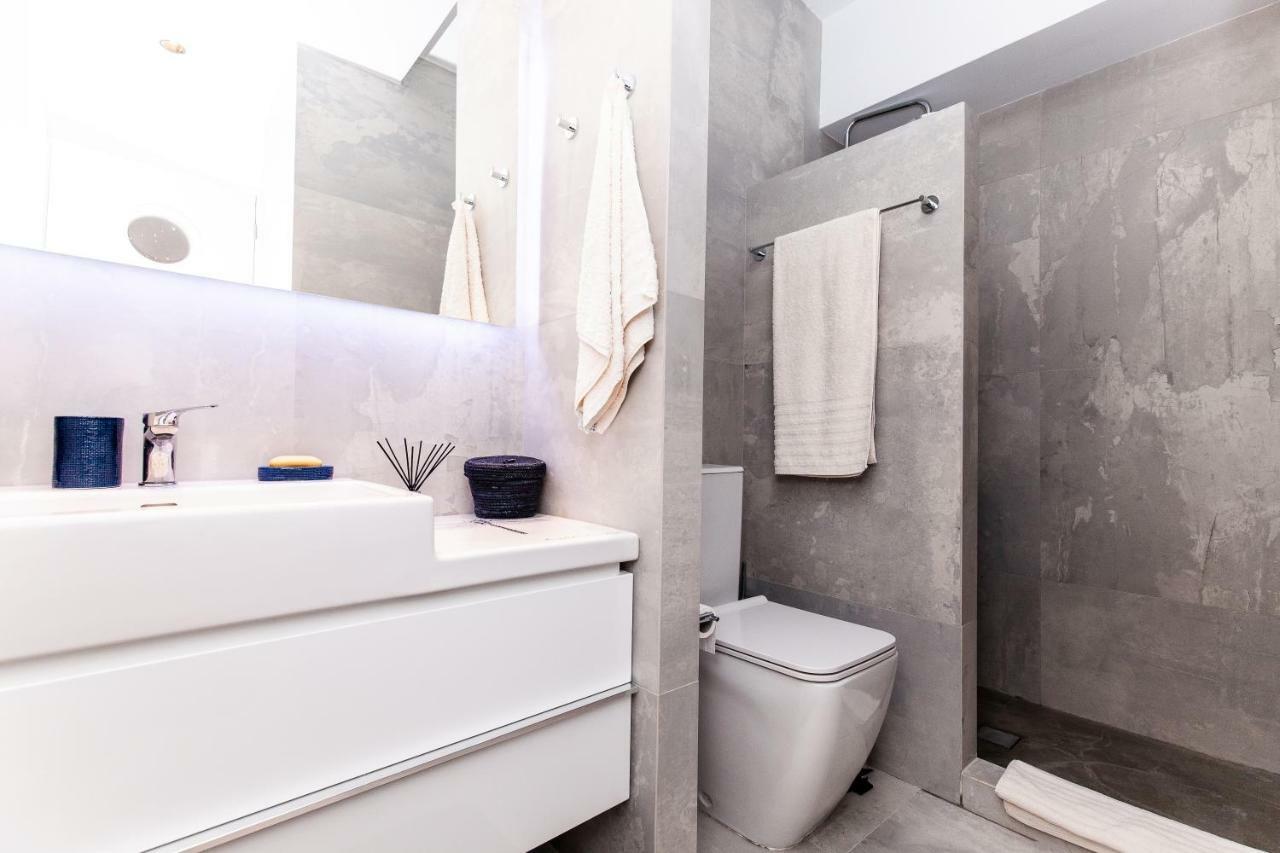 Sweet Suite Flora In Vouliagmeni เอเธนส์ ภายนอก รูปภาพ