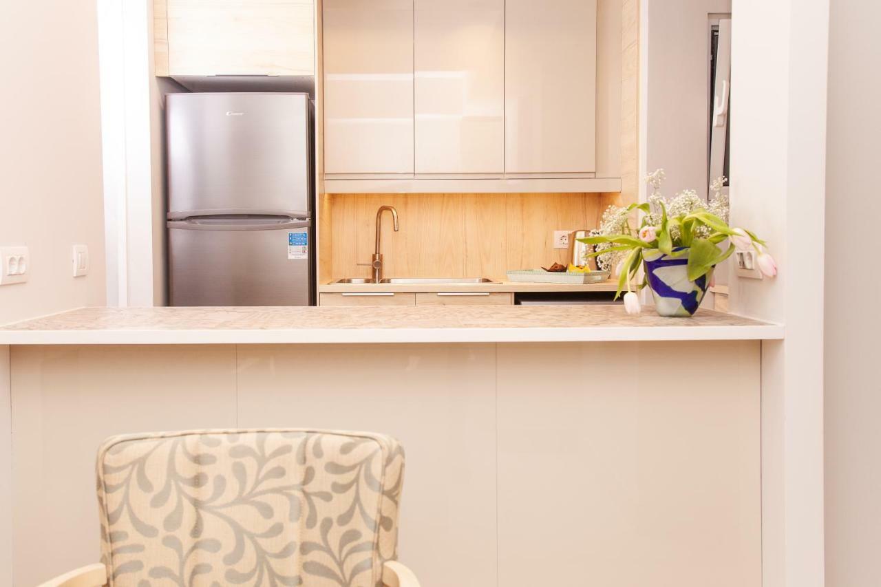 Sweet Suite Flora In Vouliagmeni เอเธนส์ ภายนอก รูปภาพ